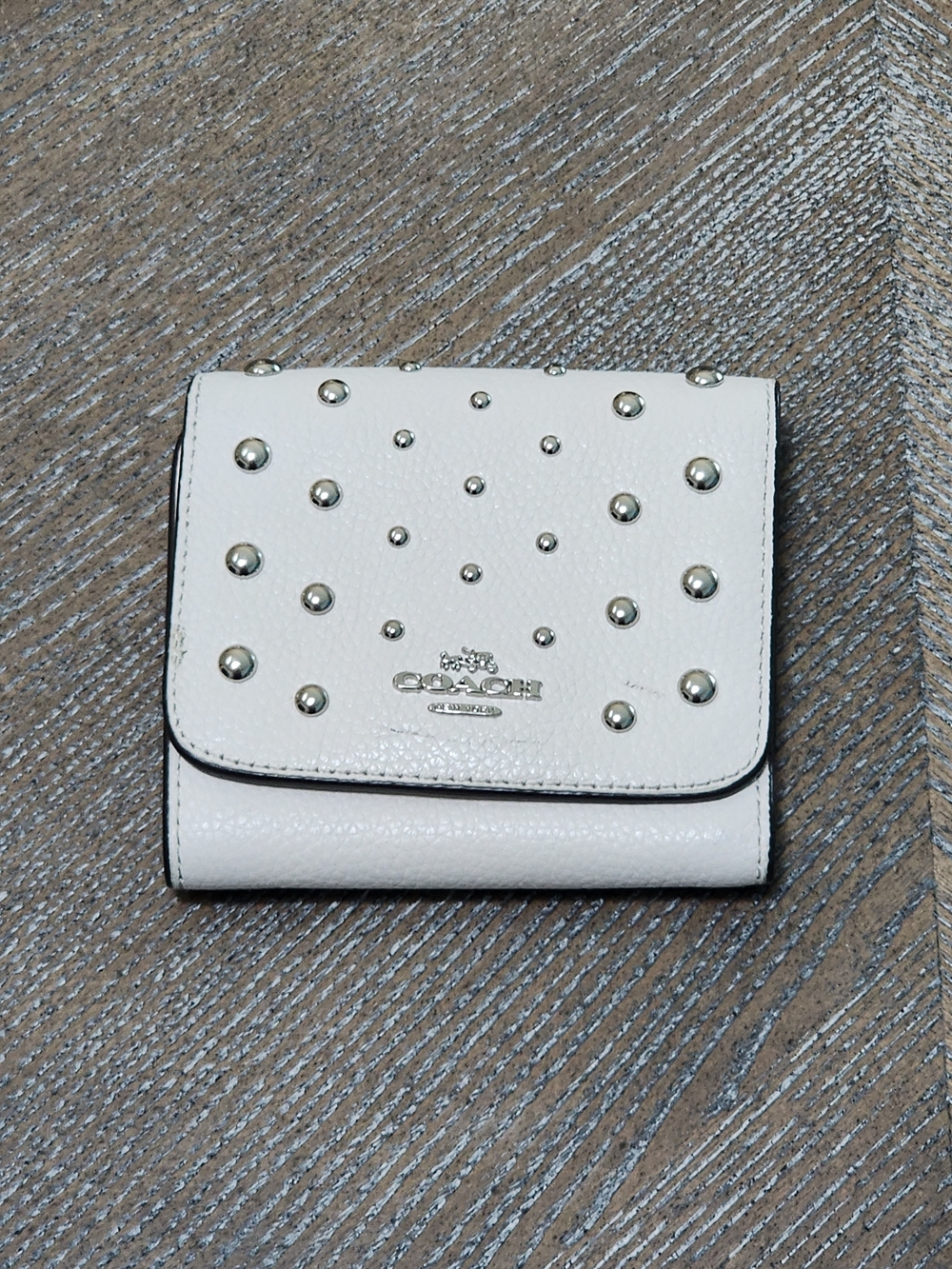 Coach White Studded Leather Compact Wallet - Picture 2 of 10